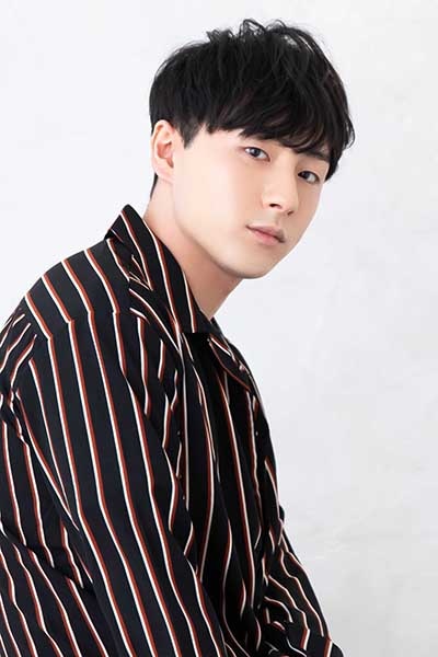 七海龍水役の鈴木崚汰。
