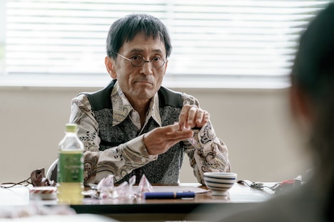 前山田役の徳井優。