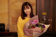島崎遥香のクラックアップ写真。