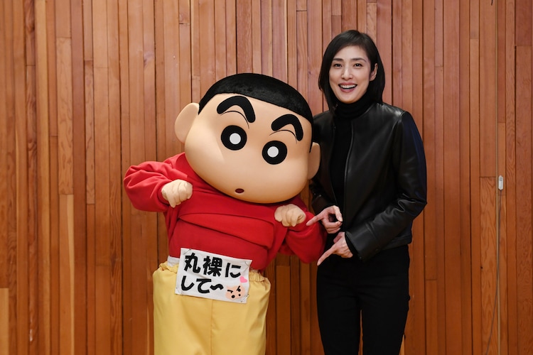 クレヨンしんちゃん とドラマ 緊急取調室 がコラボ 天海祐希が野原家を取り調べ コメントあり コミックナタリー