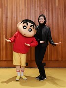 左から野原しんのすけ、天海祐希。 (c)臼井儀人／双葉社・シンエイ・テレビ朝日・ADK