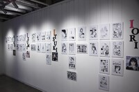 「桂正和画業40周年アニバーサリー Gallery & Shop『Boy meets Girl Girl Girl!』」より、「I"s」の展示。