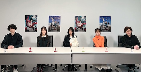「takt op.Destiny」より、左から内山昂輝、若山詩音、本渡楓、伊藤美来、日野聡。