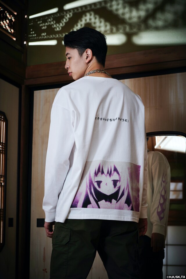 「J/H SCENE PHOTO L/S TEE」の着用イメージ。