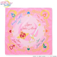 スカーフの「セーラー5戦士柄」。