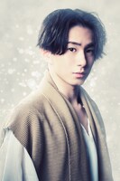 小泉丞扮する月漉。