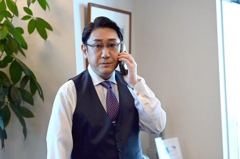 日曜劇場「DCU」第1話より、中村芝翫演じる小山内正一。