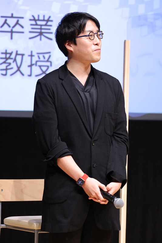 成田悠輔氏
