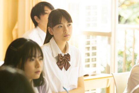 映画「女子高生に殺されたい」より、茅島みずき扮する沢木愛佳。 (c)2022日活