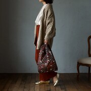 エコバッグの使用イメージ。