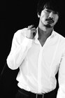 ドラマ「ケイ×ヤク」に眞島秀和出演、一狼と獅郎の過去の鍵を握るオリジナルキャラ