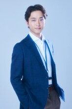 佐藤寛太扮する名取香太郎。