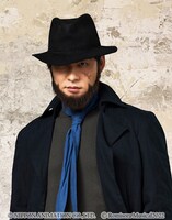 和泉宗兵扮するルイニ。