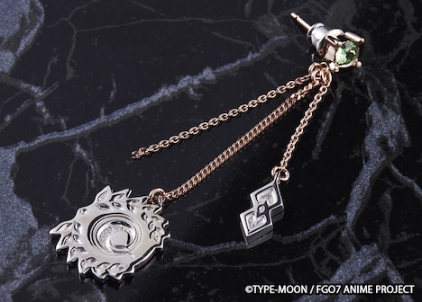 「モチーフイヤリング / ピアス ロマニ・アーキマン」