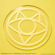 「魔法陣グルグル 長い声のネコ張り子」の台座。