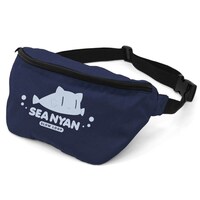 先行販売商品の「シーにゃん ボディバッグ」。