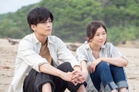 Netflixシリーズ「金魚妻」の場面写真。