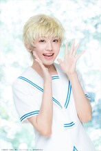 古賀瑠扮する草摩紅葉。