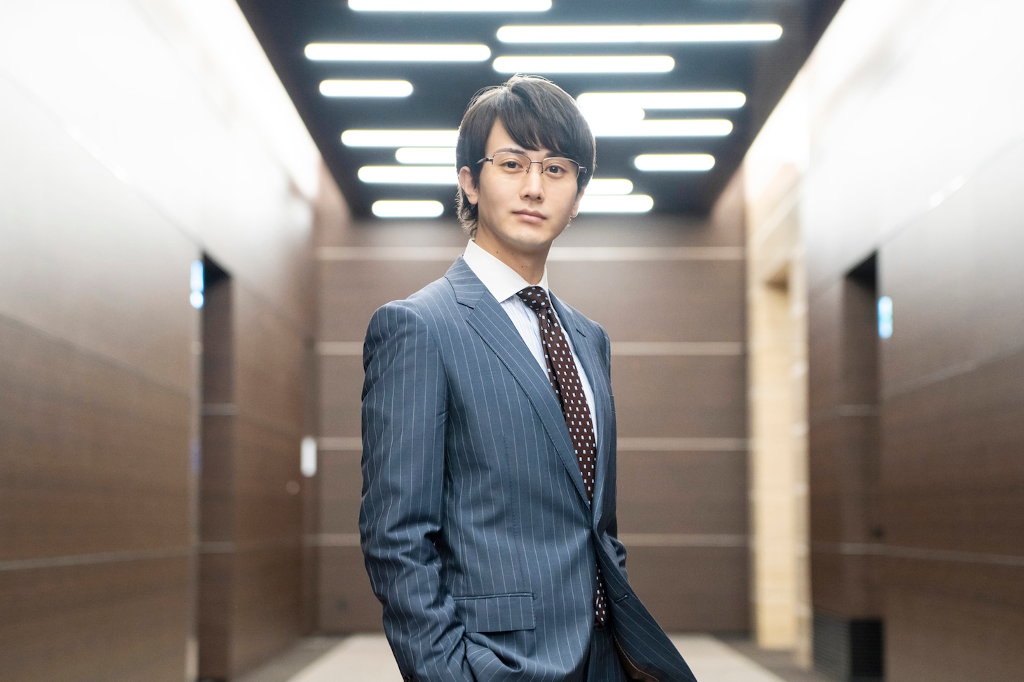 上条譲役の太田基裕。 (c)「liar」製作委員会