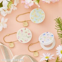 C賞の「チャーム付きソリッドフレグランス」。