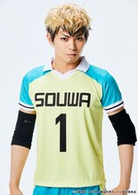 川隅美慎扮する六弦歩。