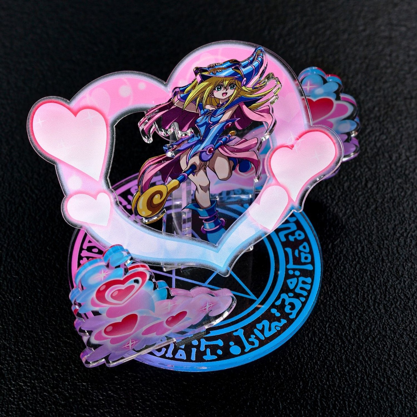 「DAD‐ドラマチックアクリルディメンション‐ 劇場版『遊☆戯☆王 THE DARK SIDE OF DIMENSIONS』ブラック・マジシャン・ガール」