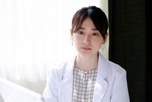 映画「女子高生に殺されたい」より、大島優子扮する深川五月。