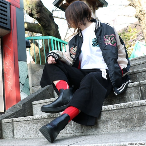 「東卍亞仁魔流」オリジナルスカジャンのイメージ。