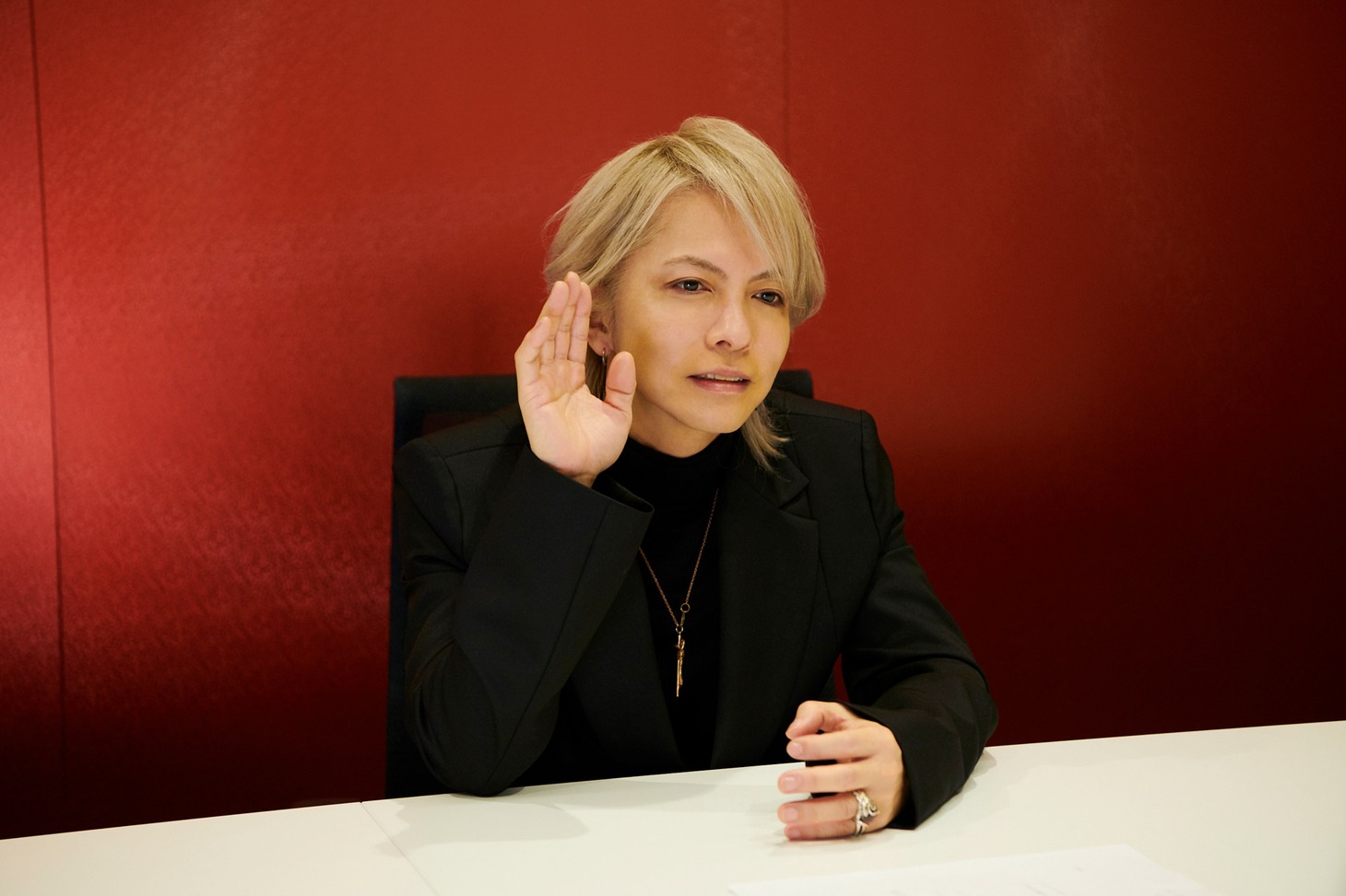 TVドラマ「ハレ婚。」第6話より、HYDE。