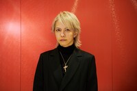 TVドラマ「ハレ婚。」第6話より、HYDE。