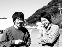 左から松山ケンイチ、藤原竜也。（写真：永瀬正敏）