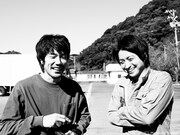左から松山ケンイチ、藤原竜也。(写真:永瀬正敏)