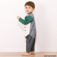 鏑木・T・虎徹の私服を再現したロンパースの着用例。