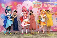 左からキュアスパイシー、清水理沙、キュアプレシャス、菱川花菜、キュアヤムヤム、井口裕香。(c)ABCテレビ