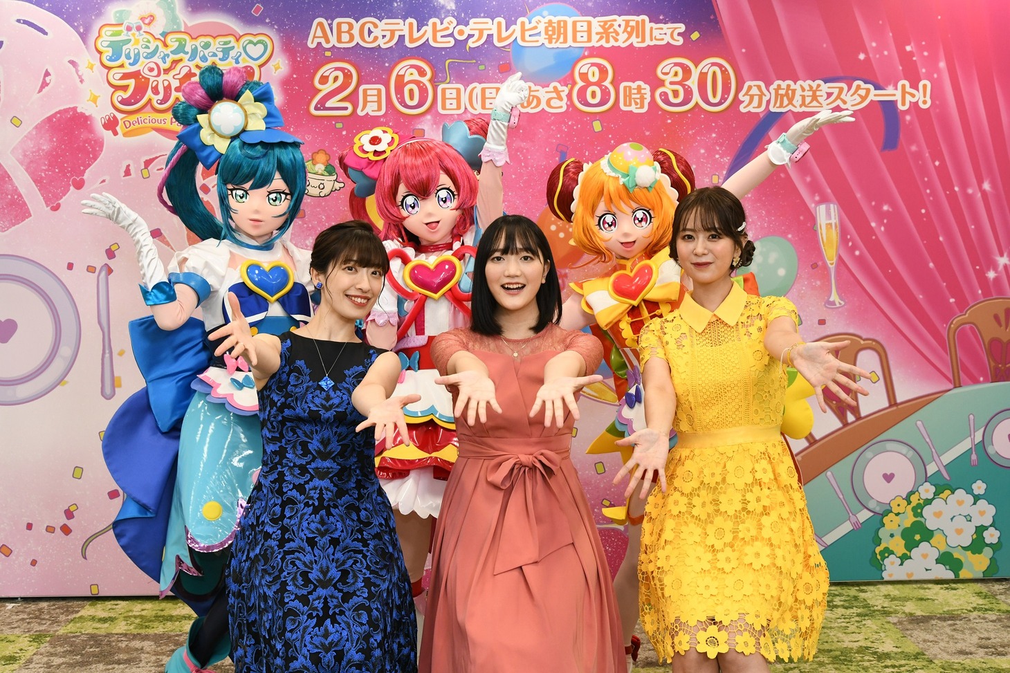 下段左から芙羽ここね / キュアスパイシー役の清水理沙、和実ゆい / キュアプレシャス役の菱川花菜、華満らん / キュアヤムヤム役の井口裕香。(c)ABCテレビ
