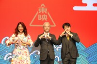 東映の2022年作品ラインナップ発表会より。左からLiLiCo、代表取締役社長・手塚治、荘口彰久。