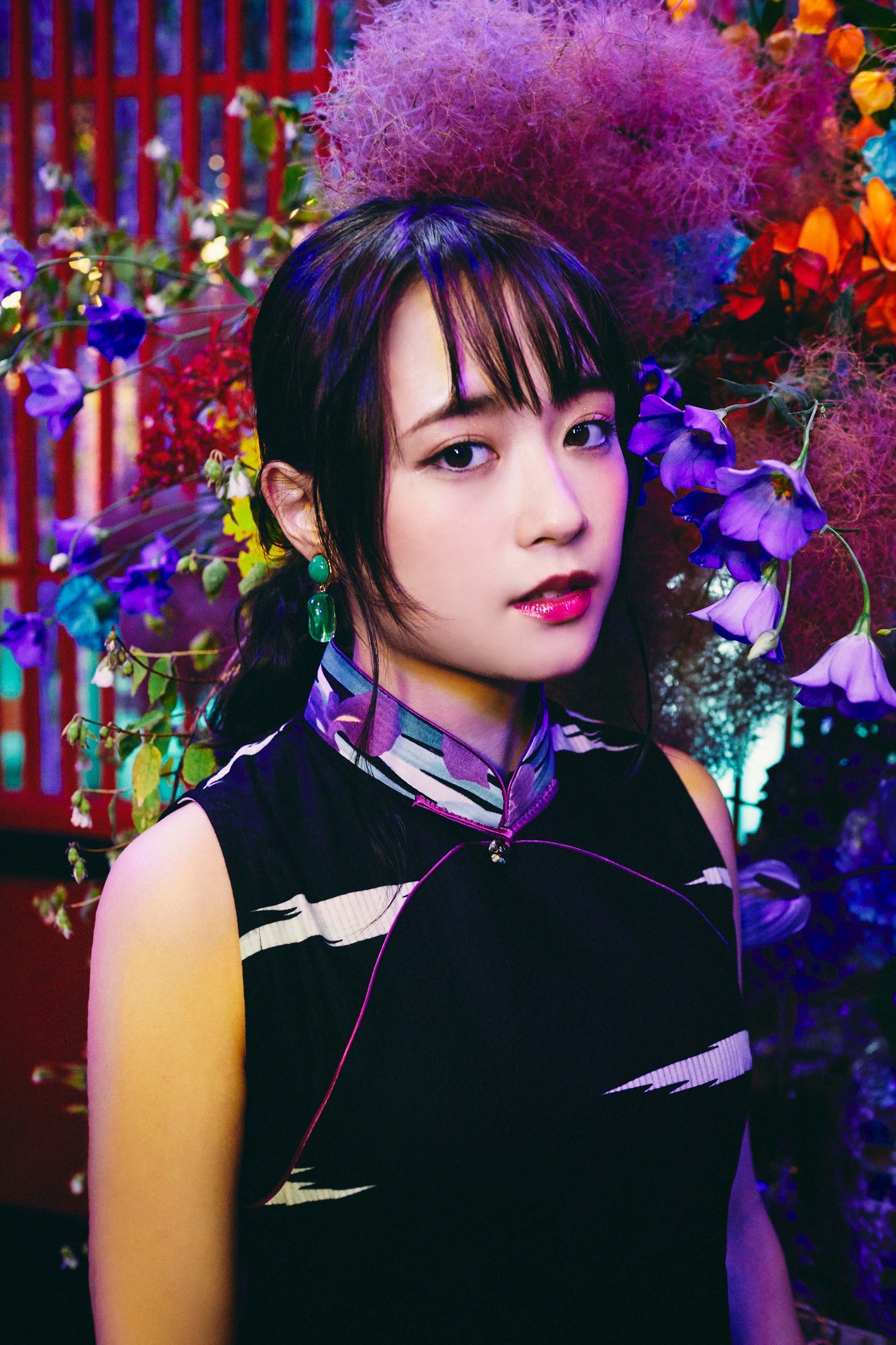 大原櫻子扮する客の撮り下ろしビジュアル。