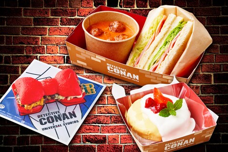 左から「名探偵コナン」を題材とした「名探偵の蝶ネクタイサンド ～チキンカレー～」、「喫茶ポアロ・スペシャル・ランチボックス」、「喫茶ポアロ特製ケーキ」。 原作/青山剛昌「名探偵コナン」（小学館「週刊少年サンデー」連載中） (c)2022 青山剛昌/名探偵コナン製作委員会