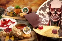 左上から時計回りに「進撃の巨人」を題材とした「リヴァイ・プレートセット～まぁせいぜい…悔いが残らない食べ方を自分で選べ～」、「超大型巨人になったアルミンのデザート～マンゴープリンのグラスパフェ～」、「エレン・プレートセット～いいから黙って自分の好きなように食ってみろ!!～」、「ミカサの赤いマフラーを巻いたデザート～ピーチメルバ風ミルクチョコムース～」。 (c)諫山創・講談社/「進撃の巨人」The Final Season 製作委員会