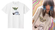 左から「はじまりの2人Tシャツ（白）」、アイナ・ジ・エンド。