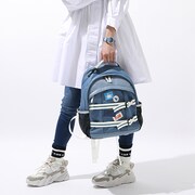 「馳河 ランガ モデル バックパック」「馳河 ランガ モデル 腕時計」の使用イメージ。