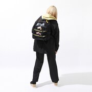 「喜屋武 暦 モデル バックパック」の使用イメージ。