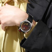 「喜屋武 暦 モデル 腕時計」の使用イメージ。