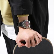 「喜屋武 暦 モデル 腕時計」の使用イメージ。