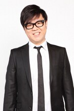 大河真澄役の長谷川忍（シソンヌ）。（写真提供：NHK）