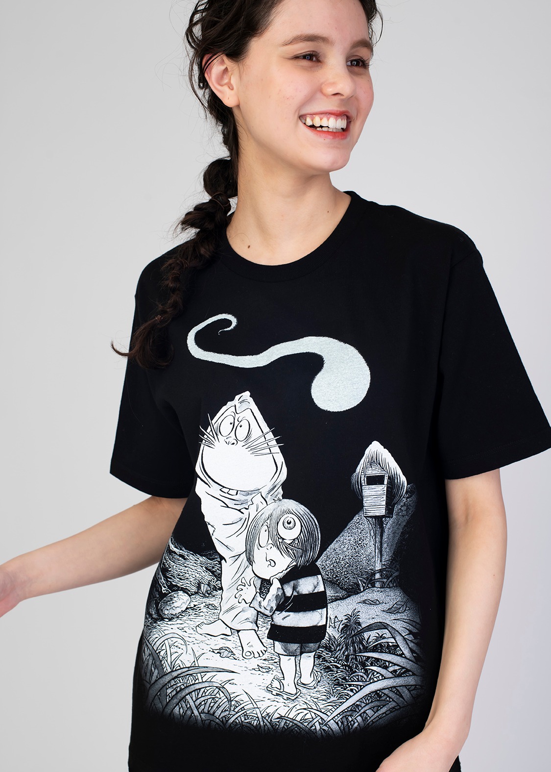 Tシャツ「人魂」の着用イメージ。
