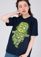 Tシャツ「百目の子」の着用イメージ。