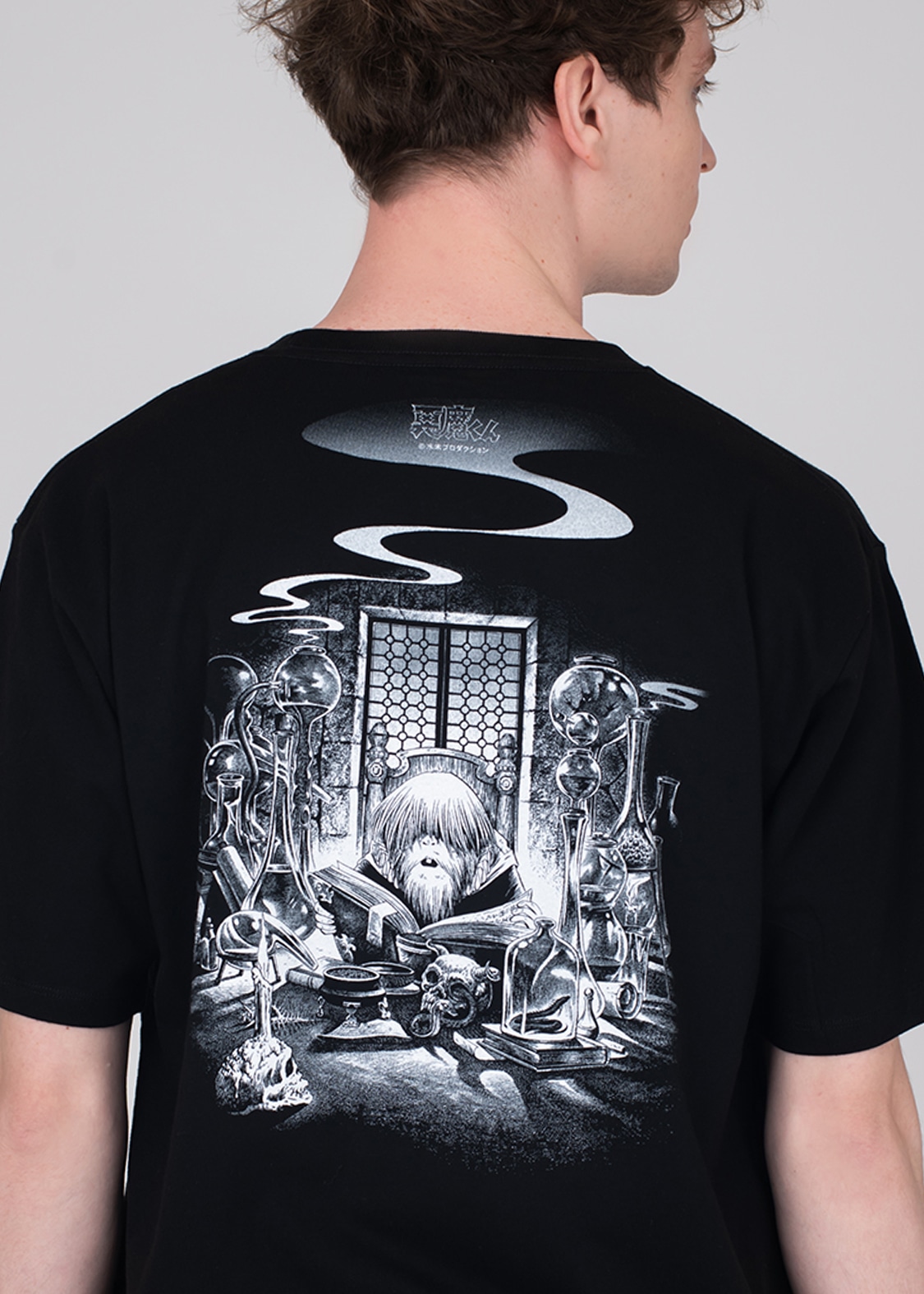 Tシャツ「悪魔くん」の着用イメージ。