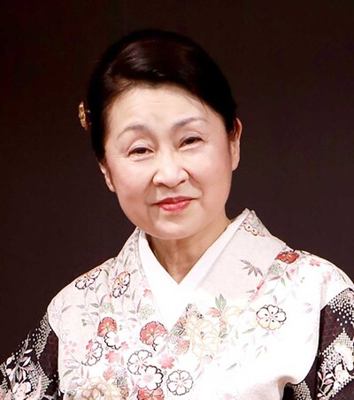 麻上洋子（一龍斎春水）