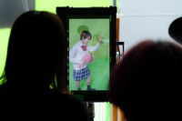 ナタリー15周年記念ムービー「ナタリー」のメイキング写真。